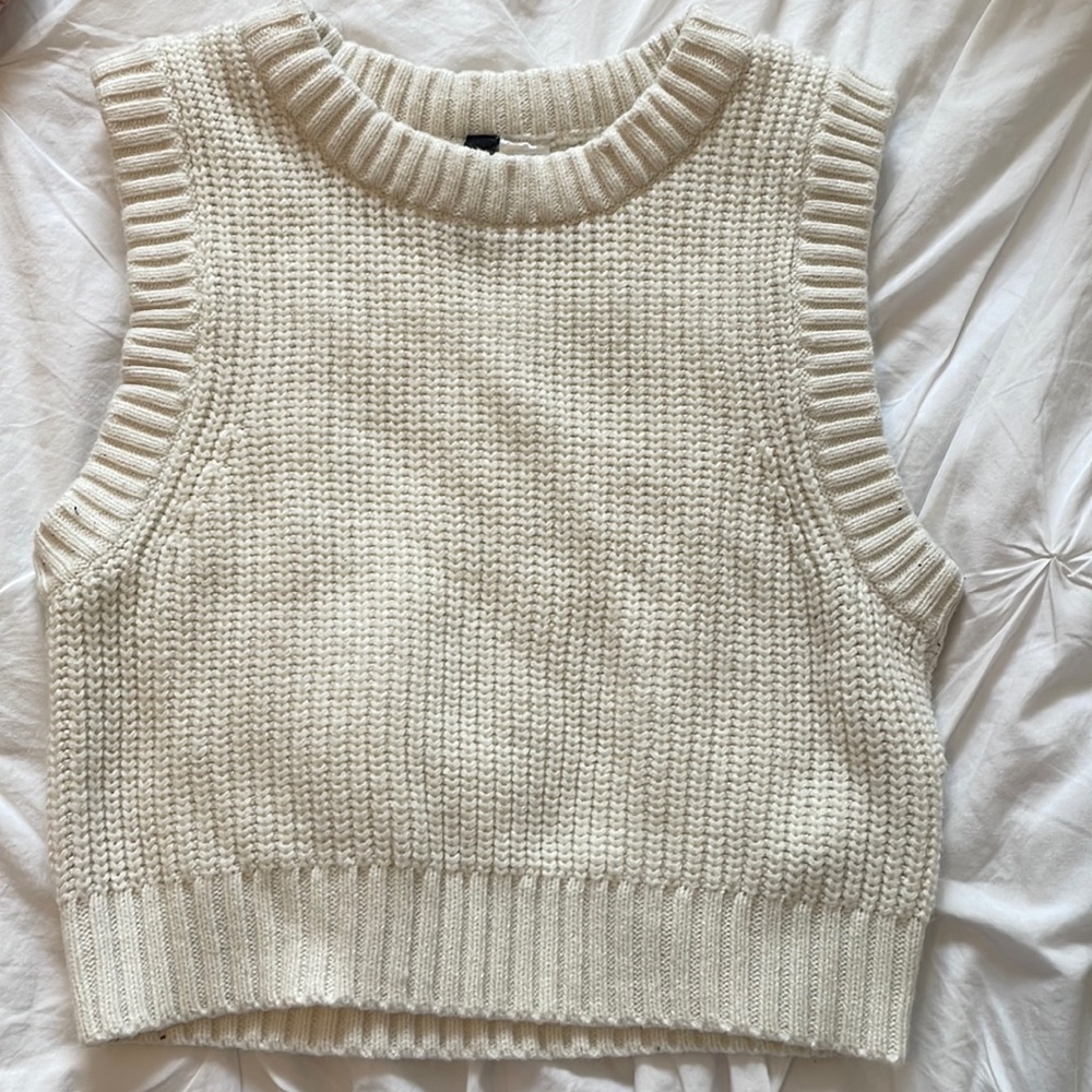 Urban Outfitters Divided White Sweater Vest Size S